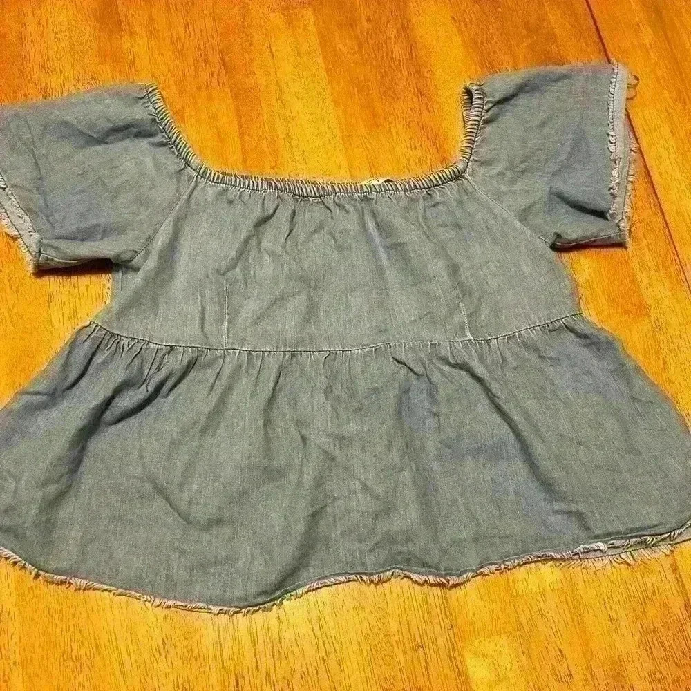 Zara Basic Chambray Top Small - image 1